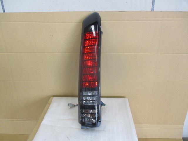 【中古】中古部品 バモス HM2 左テールランプ 【3330650100-000223014015600】