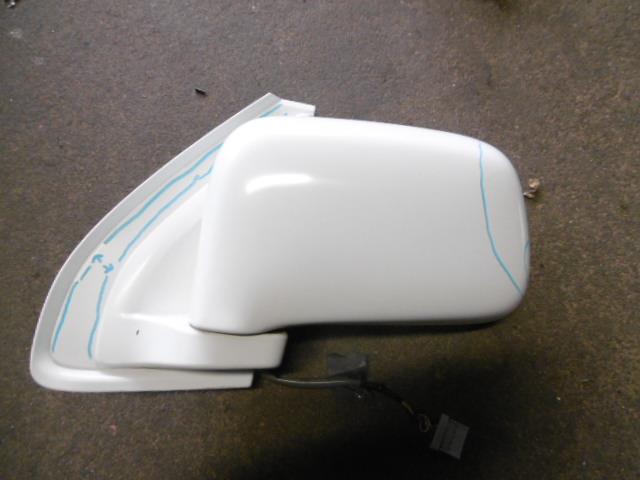 メーカー ホンダ 車名 ライフ 型式類別 10990-0017 グレード 660 G 認定型式 LA-JB1 車両タイプ 5ドアハッチバック 年式 H14/ シフト 駆動 通称型式 エンジン型式 E07Z-E ミッション型式 アクスル型式 車体色 白 車体色No NH578 トリム色No 走行距離(Km) 167,000 メーカー純正品番 部品メーカー品番 保証 0ヶ月/0km 付加情報 横★車体色No【NH578】白;電格5P ,(1)ズリ4c こすれ全体 (2)土台縁全体に 気泡浮 (3)その他() 色あせ、小傷 商品情報 ※純正番号およびモデル番号は参考としてください。※リビルト部品を購入される際のお願い【再生部品】と表示されているものをリビルト部品と呼んでいます。リビルト部品の場合には、交換時に取り外した部品をご返却していただく場合があります。詳しくはこちら※大物商品(ドア・ボンネット・バンパー等)は個人宅への配送ができない場合がございます。その場合、最寄りの配送業者支店止め等の対応となりますので、あらかじめご了承ください。 ページ上部へ【中古】中古部品 ライフ JB1 左サイドミラー 【3310410000-001220385113600】