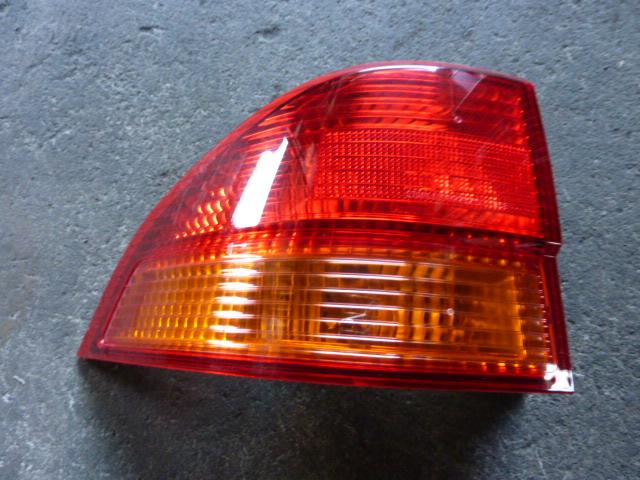 【中古】中古部品 アコード CF6 左テールランプ 【3310410000-000820807115600】