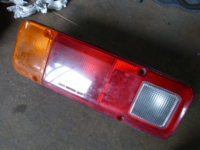 【中古】中古部品 アクティ HA3 左テールランプ 【3310410000-001016945415600】