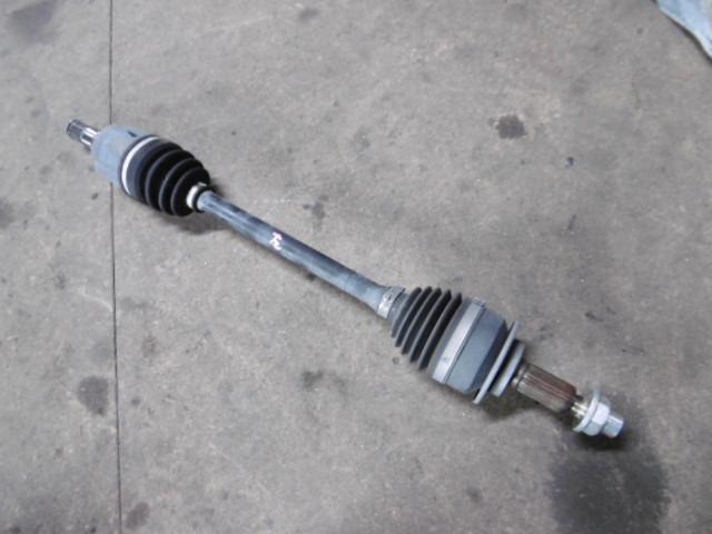 【中古】中古部品 スイフト ZC72S 左フロントドライブシャフト 【3310410000-001327194542200】
