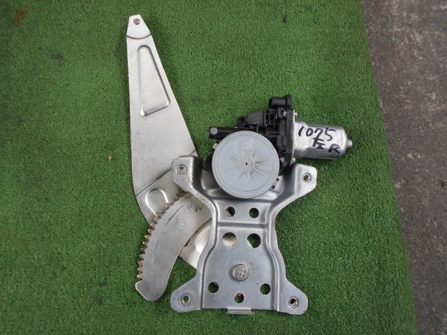 【中古】中古部品 ムーヴコンテ L575S 左リアドアレギュレータ・モーター 【3330190100-000002107513420】