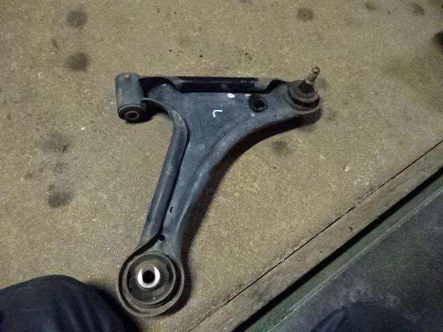 【中古】中古部品 ハイゼット S200V 左フロントロアアーム 【3310410000-001648888651740】