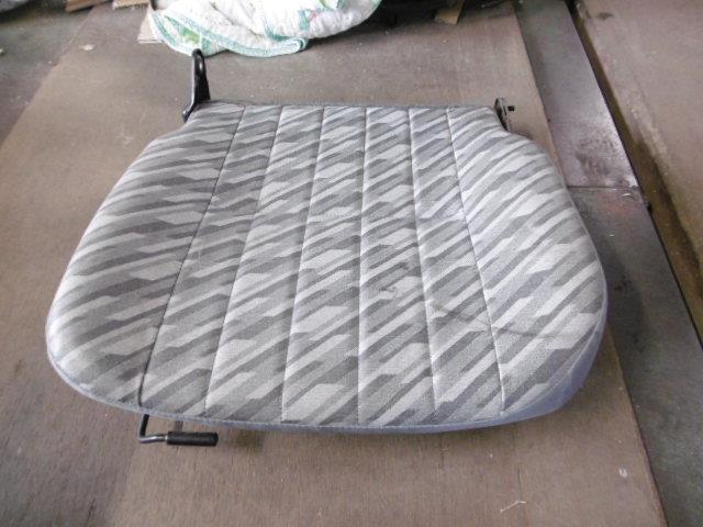 【中古】中古部品 ハイゼット S200V アシスタントシート 【3310410000-001232849370600】