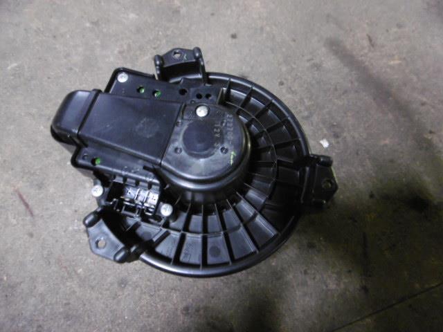 【中古】中古部品 bB QNC21 ヒーターブロアモーター 【3310410000-001314435867900】