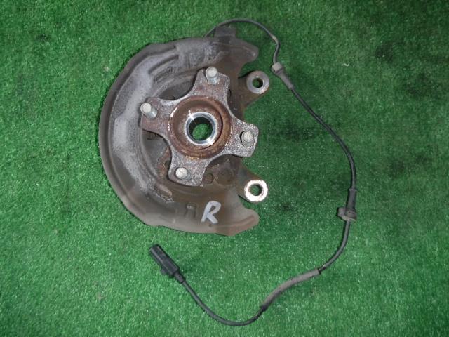 【中古】中古部品 フレア MJ55S 右フロントナックルハブ 【3330450100-220720000144310】