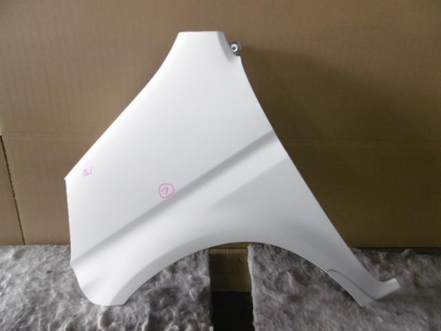 メーカー ホンダ 車名 ライフ 型式類別 10990-0021 グレード 660 MENUET 認定型式 LA-JB1 車両タイプ 5ドアハッチバック 年式 H13/6 シフト 駆動 通称型式 エンジン型式 E07Z-E ミッション型式 アクスル型式 車体色 白 車体色No NH578 トリム色No S S 走行距離(Km) 91,000 メーカー純正品番 60261-S2K-010ZZ 部品メーカー品番 C-B 保証 0ヶ月/0km 付加情報 未磨き!!★車体色No【NH578】白;再塗装 ,(1)凹み 40mm (2)汚れ多 取付周辺サビ (3)色アセ全体 擦り多少 商品情報 ※純正番号およびモデル番号は参考としてください。※リビルト部品を購入される際のお願い【再生部品】と表示されているものをリビルト部品と呼んでいます。リビルト部品の場合には、交換時に取り外した部品をご返却していただく場合があります。詳しくはこちら※大物商品(ドア・ボンネット・バンパー等)は個人宅への配送ができない場合がございます。その場合、最寄りの配送業者支店止め等の対応となりますので、あらかじめご了承ください。 ページ上部へ【中古】中古部品 ライフ JB1 左フロントフェンダー 【3310410000-001285648310700】