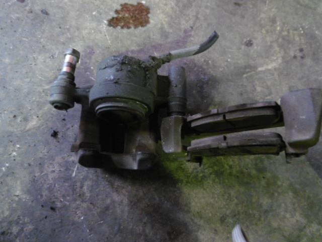 【中古】中古部品 ワゴンRプラス MA63S 右フロントキャリパー 【3310410000-001344086944330】