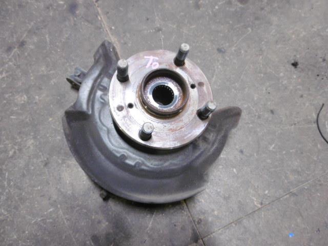 【中古】中古部品 ミラ L275V 右フロントナックルハブ 【3310410000-001174705444310】