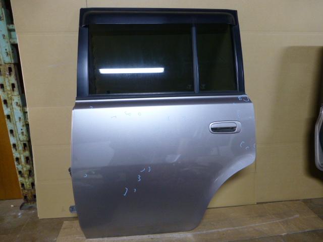 【中古】中古部品 bB NCP30 左リアドア 【3310410000-001031525513400】