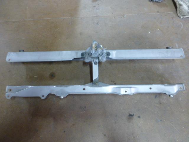 【中古】中古部品 bB NCP30 ラジエータコアサポート 【3310410000-001031463817180】