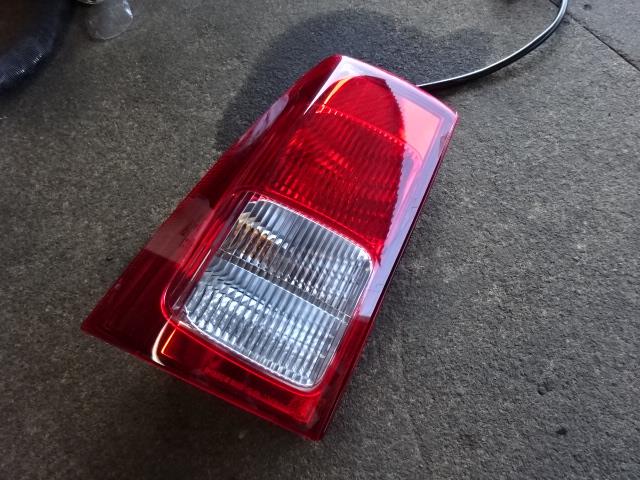 【中古】中古部品 トッポ H82A 左テールランプ 【3310410000-001537998615600】