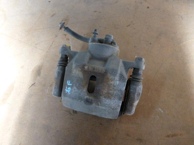 【中古】中古部品 bB NCP31 右フロントキャリパー 【3310410000-000972837944330】