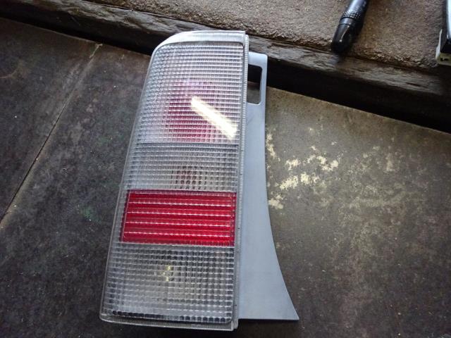 【中古】中古部品 bB NCP31 左テールランプ 【3310410000-001714261815600】