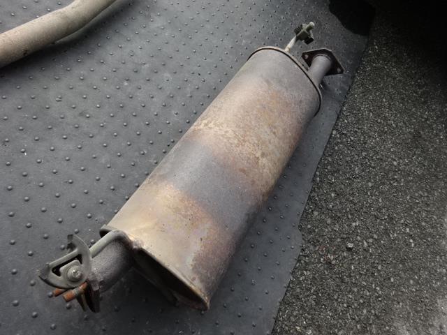 【中古】中古部品 バネット SK82VN リアマフラー 【3310410000-001557022922500】