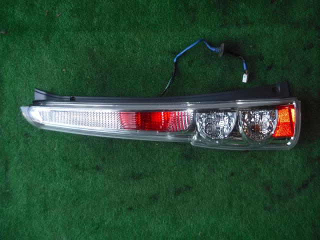 【中古】中古部品 ステラ RN2 左テールランプ 【3330450100-220727000115600】