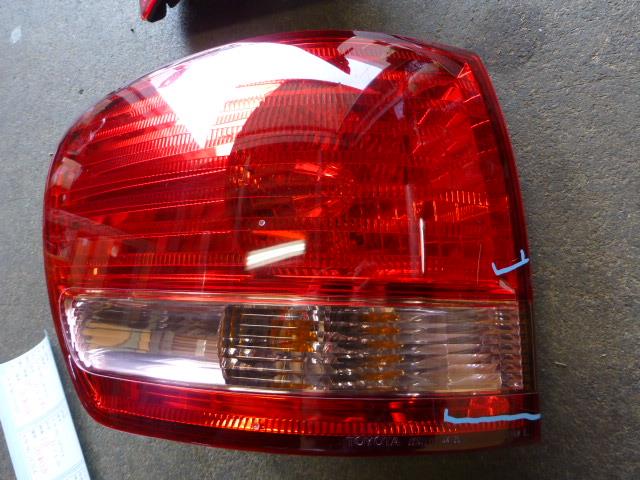 【中古】中古部品 イプサム ACM21W 左テールランプ 【3310410000-001079810515600】