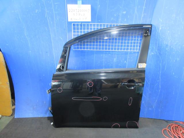 【中古】中古部品 ラクティス NCP100 左フロントドア 【3310220100-220720000713200】