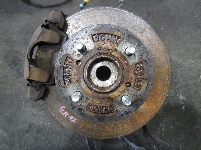 【中古】中古部品 ルークス ML21S 左フロントナックルハブ 【3340140100-000022201144340】