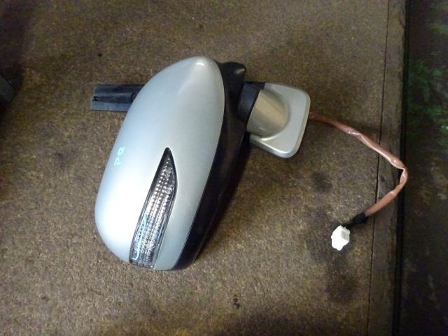 【中古】中古部品 ステラ RN1 右サイドミラー 【3310410000-001683555413500】