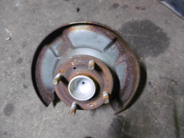 【中古】中古部品 ハイゼット S200P 右フロントナックルハブ 【3310410000-001394320744310】