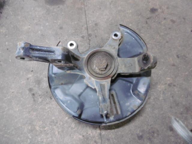 【中古】中古部品 テリオスキッド J131G 右フロントナックルハブ 【3310410000-001297193744310】