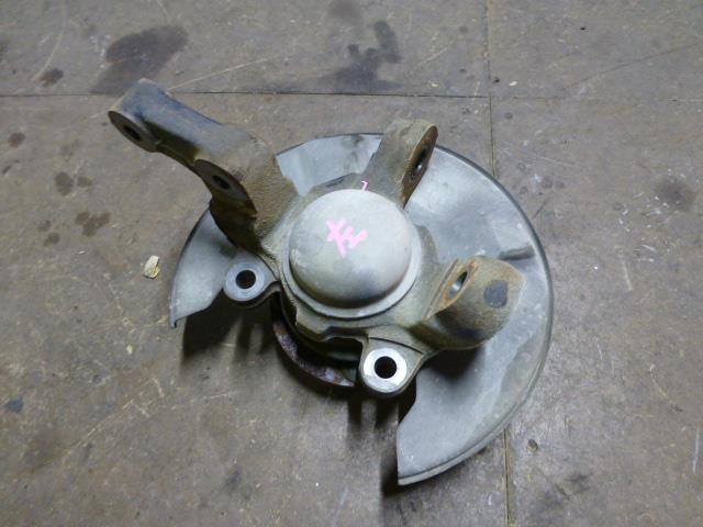 【中古】中古部品 ハイゼット S200P 左フロントナックルハブ 【3310410000-001142440544340】