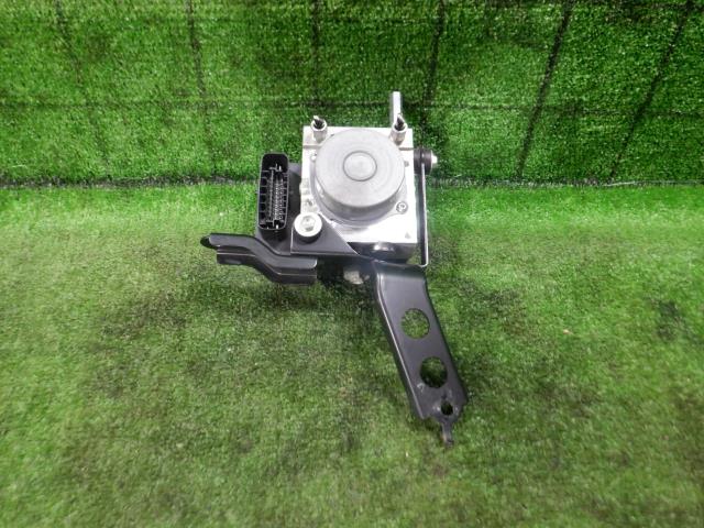 【中古】中古部品 ルーミー M910A ABSアクチュエーター 【3330420100-220801000242500】