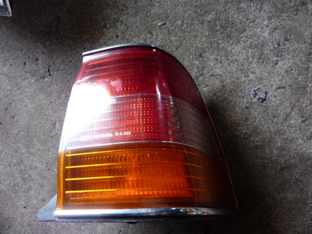 【中古】中古部品 クラウン JZS155 右テールランプ 【3310410000-000819623815500】