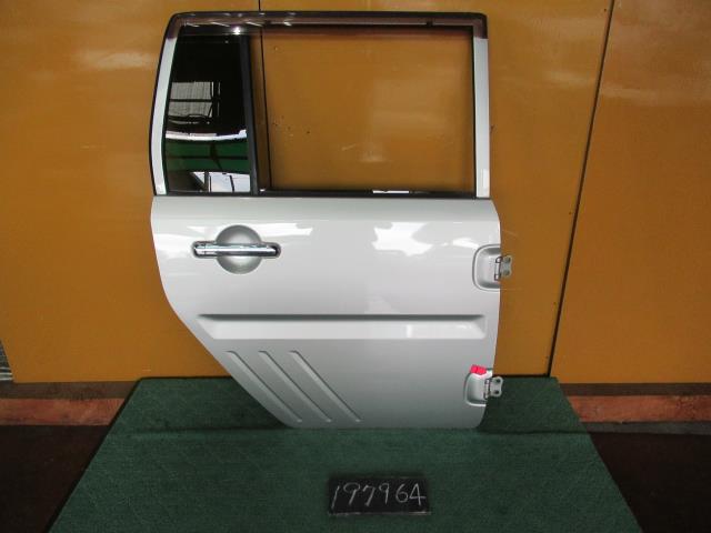 【中古】中古部品 ネイキッド L750S 右リアドア 【3310120100-220806000413300】