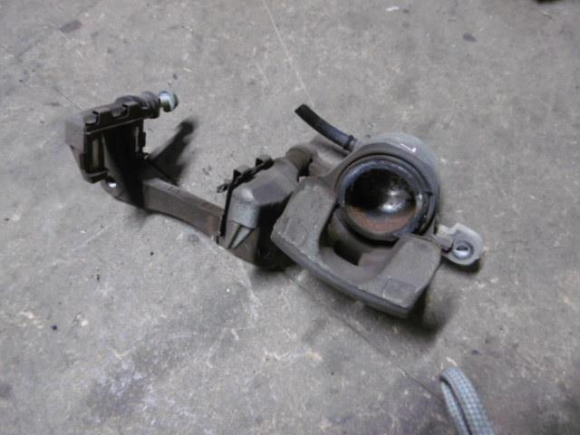 【中古】中古部品 スイフト ZC71S 左フロントキャリパー 【3310410000-001221585844360】