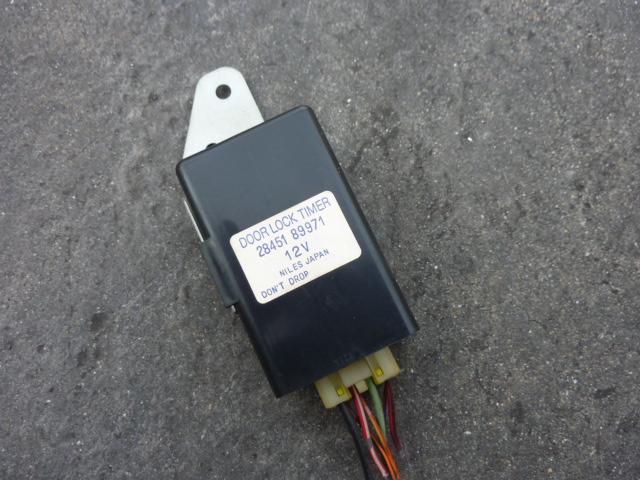 【中古】中古部品 バネット VW30 ドアロックリレー 【3310410000-000893209464600】