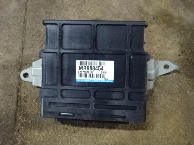 【中古】中古部品 ミニキャブ U61V エンジンコンピューター 【3310410000-001659501963100】