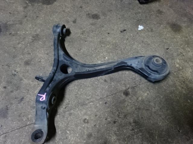 【中古】中古部品 オデッセイ RB1 右フロントロアアーム 【3310410000-001481352451720】