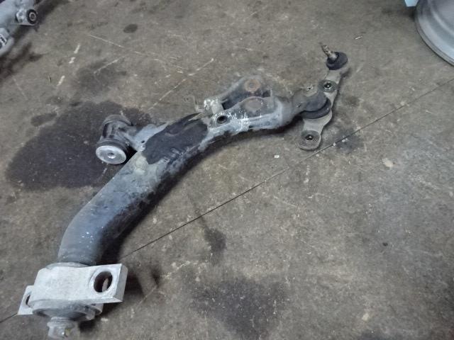 【中古】中古部品 クラウン GRS182 右フロントロアアーム 【3310410000-001605670351720】