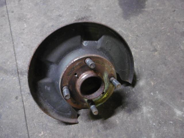 【中古】中古部品 ハイゼット S200P 左フロントナックルハブ 【3310410000-001307677444340】