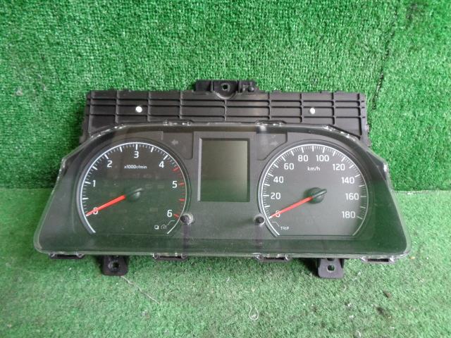 【中古】中古部品 NV350キャラバン VW6E26 スピードメーター 【3330160100-001606052461400】