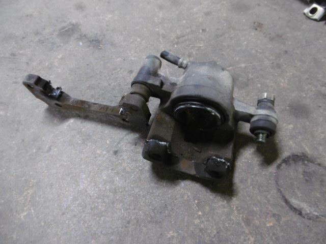 【中古】中古部品 プレオ RV1 左フロントキャリパー 【3310410000-001233160944360】