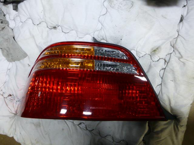 【中古】中古部品 レジェンド KA9 左テールランプ 【3310410000-001074921015600】