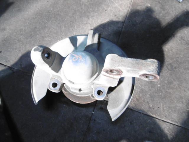 【中古】中古部品 ハイゼット S200P 右フロントナックルハブ 【3310410000-001408870844310】