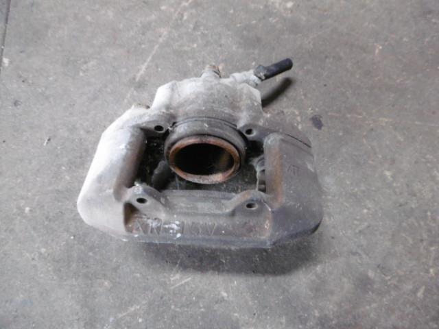 【中古】中古部品 ハイゼット S200P 右フロントキャリパー 【3310410000-001197540744330】