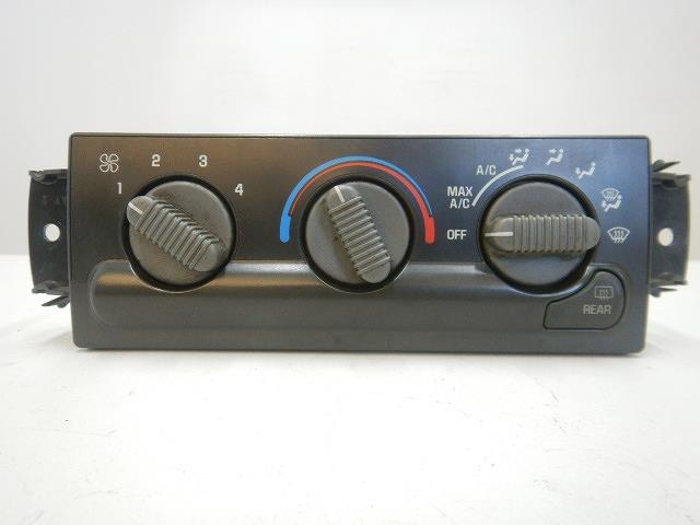 【中古】中古部品 シボレー ブレイザー CT34G A/Cスイッチパネル 【3310070100-000688780060900】