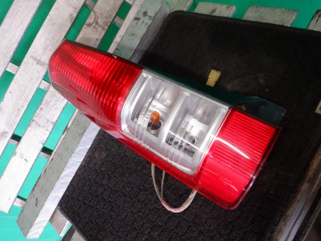 【中古】中古部品 ワゴンR MH21S 左テールランプ 【3340140100-000022246115600】