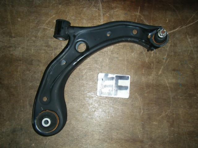 【中古】中古部品 N−BOX JF1 右フロントロアアーム 【3310050100-220701000251720】