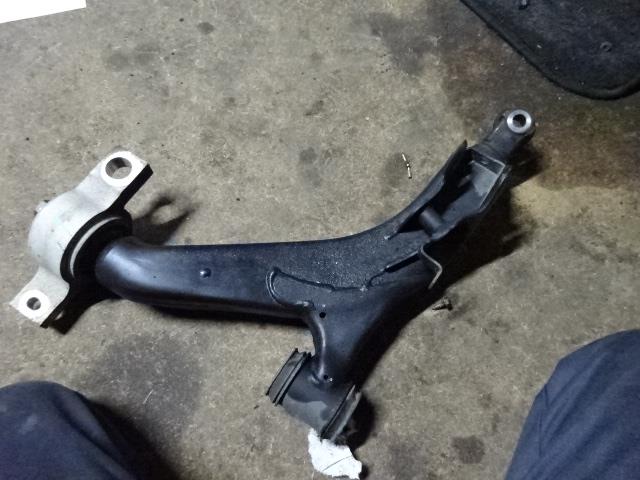 【中古】中古部品 クラウン GRS180 左フロントロアアーム 【3310410000-001578004951740】