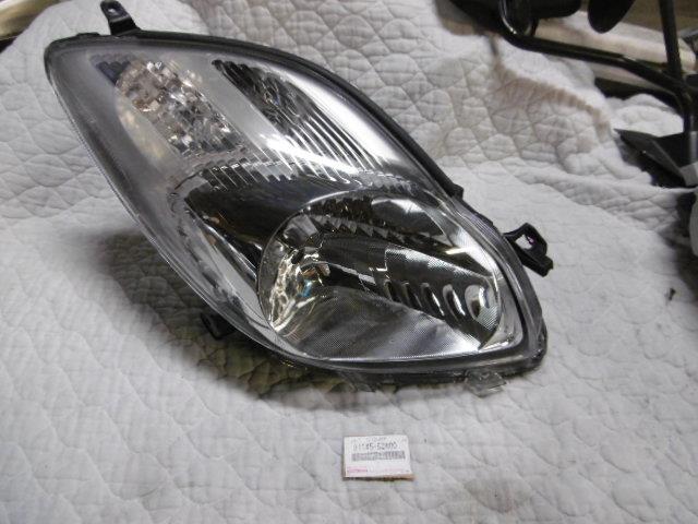 【中古】中古部品 ヴィッツ KSP90 右ヘッドランプ 【3310410000-001311644110800】