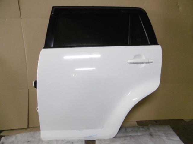 【中古】中古部品 カローラルミオン NZE151N 左リアドア 【3310410000-001292552513400】