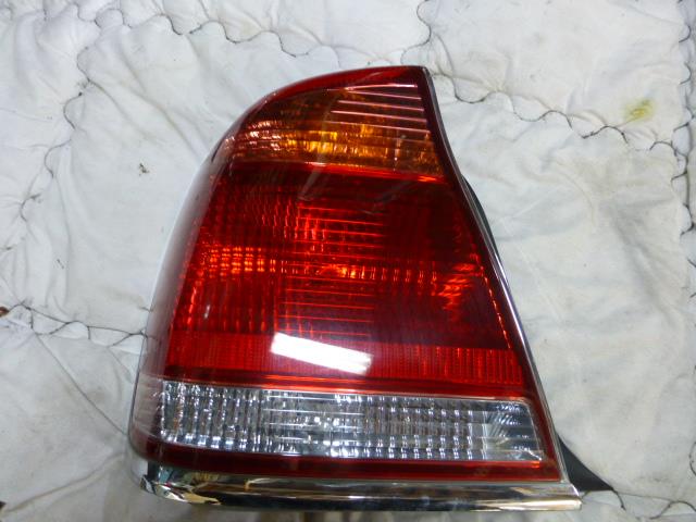 【中古】中古部品 クラウンマジェスタ UZS171 左テールランプ 【3310410000-001066141315600】