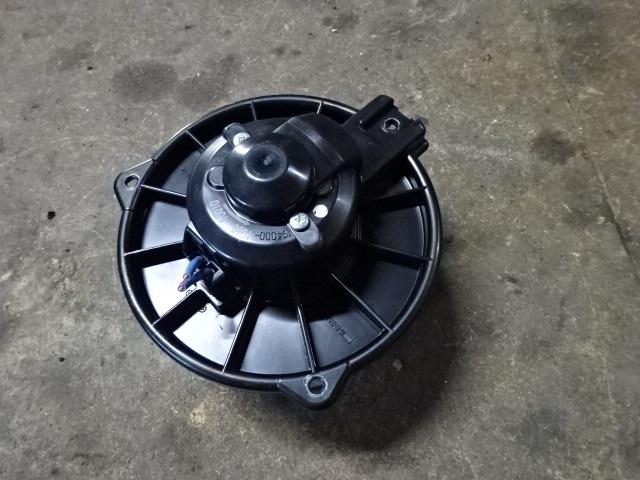 【中古】中古部品 ラウム NCZ20 ヒーターブロアモーター 【3310410000-001444904067900】