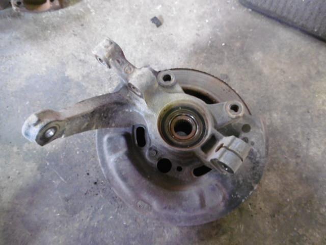 【中古】中古部品 プレオ RV1 左フロントナックルハブ 【3310410000-001263541144340】